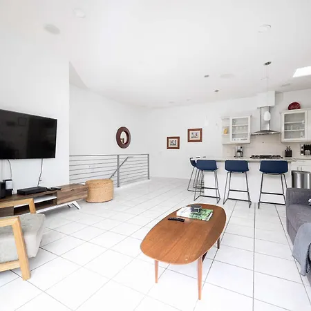 Central Location Villa - 2 Blocks Mission Beach